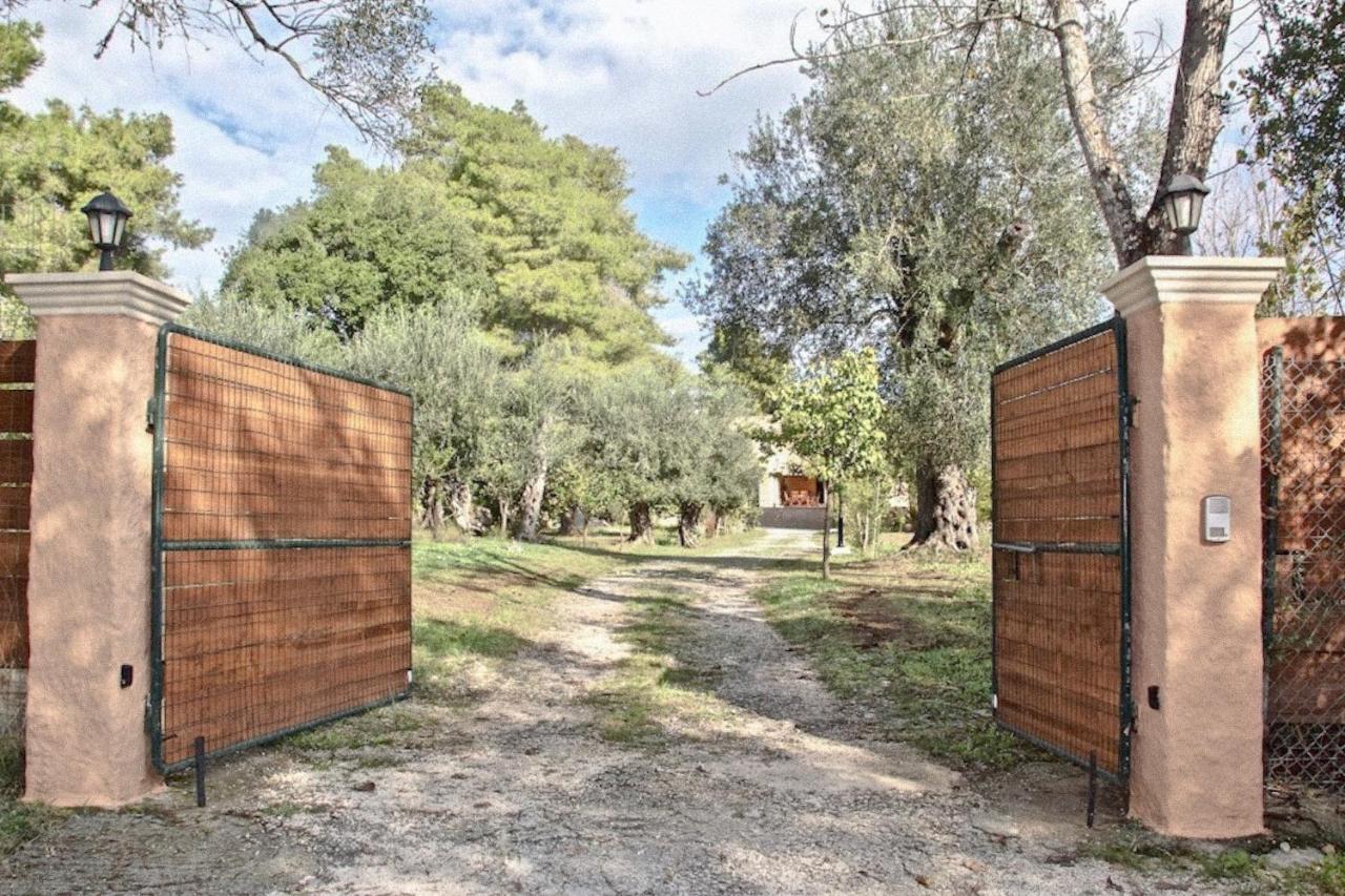 Ktima Loumoumba, Private Villa Gouvia Exterior photo
